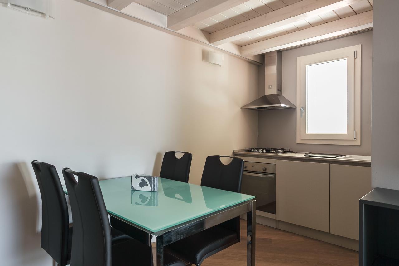 Sant'Orsola Suites Apartments Болонья Экстерьер фото