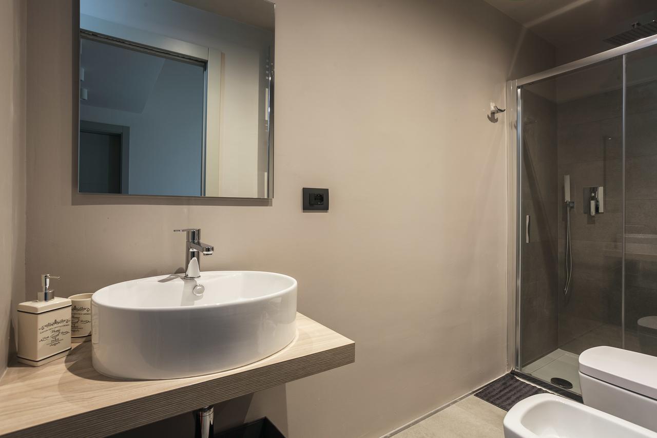Sant'Orsola Suites Apartments Болонья Экстерьер фото
